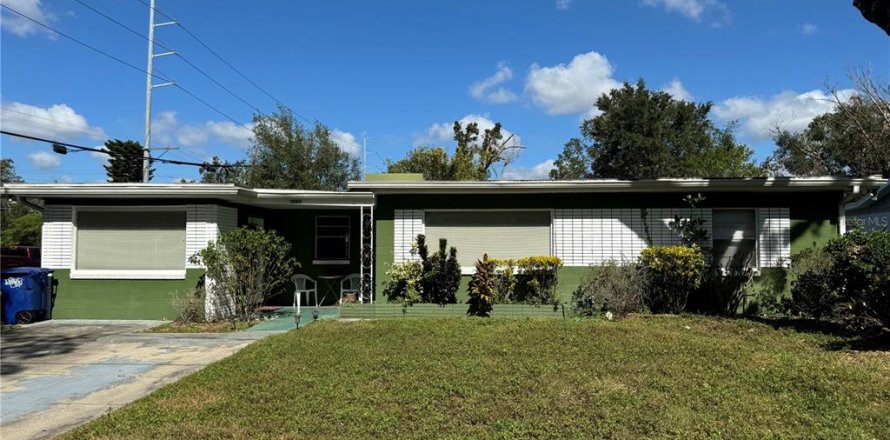 House in Tampa, Florida 3 bedrooms, 136.75 sq.m. № 1429563