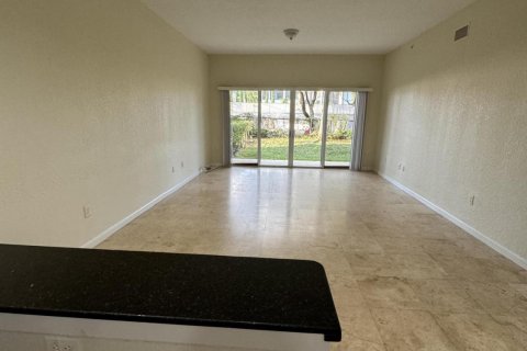 Condo in West Palm Beach, Florida, 2 bedrooms  № 1058011 - photo 14