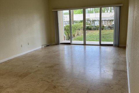 Condo in West Palm Beach, Florida, 2 bedrooms  № 1058011 - photo 13