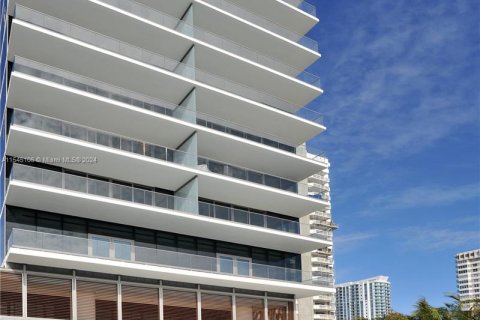 Condominio en venta en Hallandale Beach, Florida, 5 dormitorios № 1047429 - foto 17