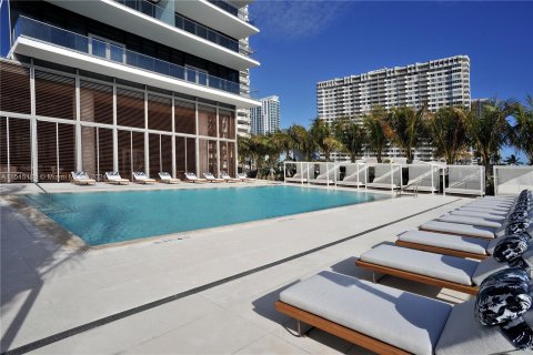 Condominio en venta en Hallandale Beach, Florida, 5 dormitorios № 1047429 - foto 12