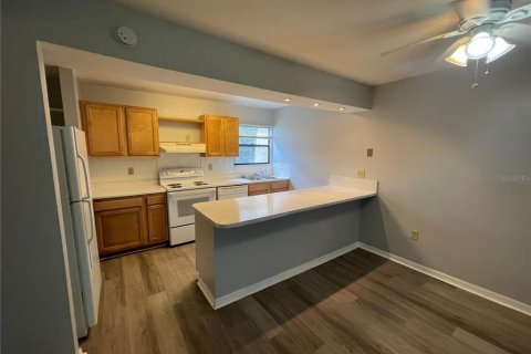 Condo in Gainesville, Florida, 1 bedroom  № 1411606 - photo 5