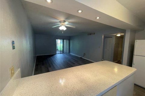 Condo in Gainesville, Florida, 1 bedroom  № 1411606 - photo 13