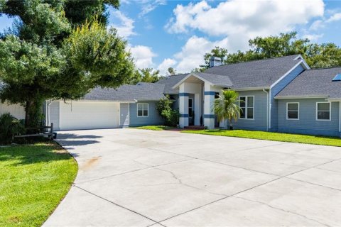 Villa ou maison à vendre à Punta Gorda, Floride: 3 chambres, 390.28 m2 № 1307293 - photo 1