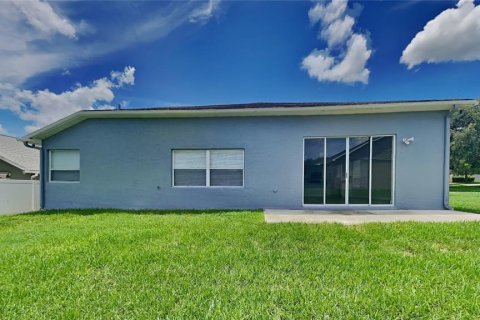 Casa en venta en Zephyrhills, Florida, 4 dormitorios, 210.24 m2 № 1307332 - foto 16