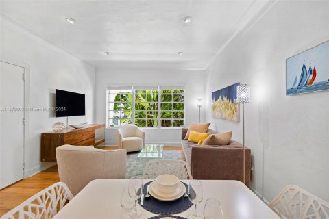 Condo in Miami Beach, Florida, 1 bedroom  № 1395856 - photo 4