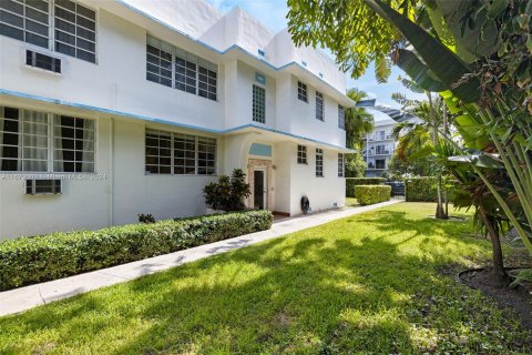 Condo in Miami Beach, Florida, 1 bedroom  № 1395856 - photo 21