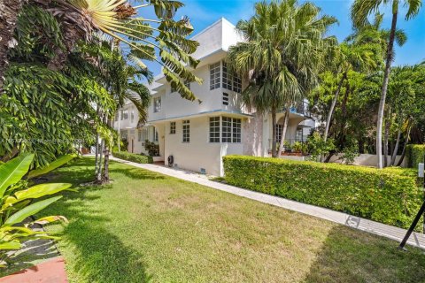 Condo in Miami Beach, Florida, 1 bedroom  № 1395856 - photo 22