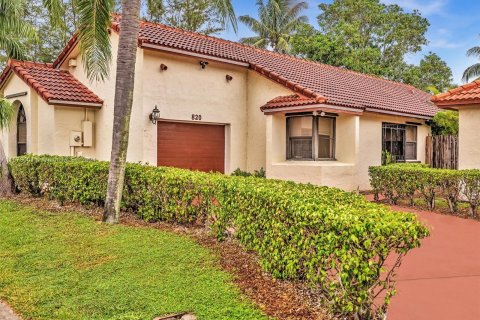 Villa ou maison à vendre à Pembroke Pines, Floride: 3 chambres, 131.55 m2 № 1395855 - photo 3