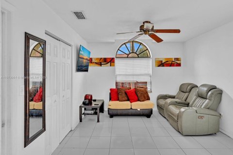 Villa ou maison à vendre à Pembroke Pines, Floride: 3 chambres, 131.55 m2 № 1395855 - photo 30