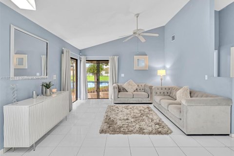 Villa ou maison à vendre à Pembroke Pines, Floride: 3 chambres, 131.55 m2 № 1395855 - photo 8