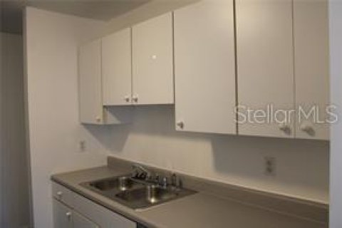 Appartement à louer à Bradenton, Floride: 2 chambres, 83.61 m2 № 1341085 - photo 4