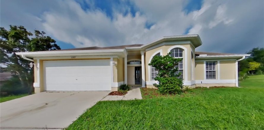 Villa ou maison à Spring Hill, Floride 3 chambres, 165.46 m2 № 1341083