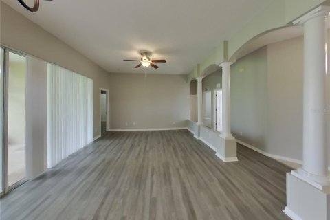 Villa ou maison à louer à Spring Hill, Floride: 3 chambres, 165.46 m2 № 1341083 - photo 3