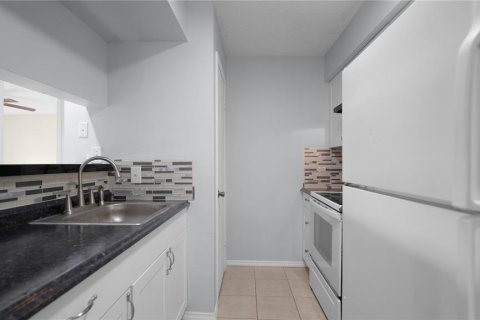 Condo in Orlando, Florida, 1 bedroom  № 1255605 - photo 7