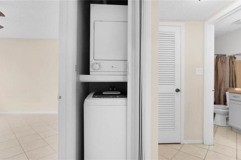 Condo in Orlando, Florida, 1 bedroom  № 1255605 - photo 15