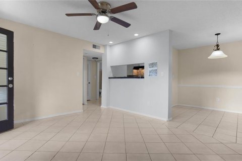 Condo in Orlando, Florida, 1 bedroom  № 1255605 - photo 4