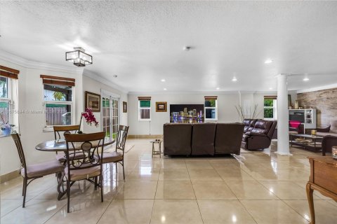 Casa en venta en Miami, Florida, 4 dormitorios, 309.46 m2 № 1400138 - foto 12