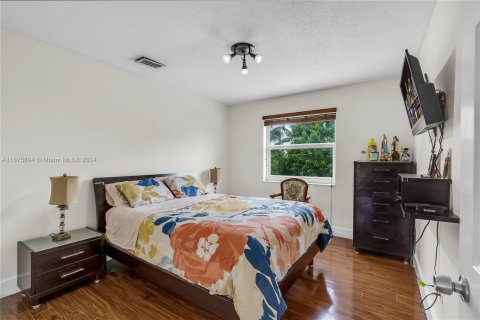 Casa en venta en Miami, Florida, 4 dormitorios, 309.46 m2 № 1400138 - foto 29