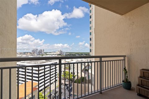 Condominio en venta en Miami, Florida, 2 dormitorios, 125.42 m2 № 1397766 - foto 13