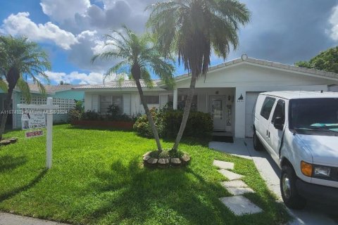 Casa en venta en Tamarac, Florida, 2 dormitorios, 122.45 m2 № 1397764 - foto 2