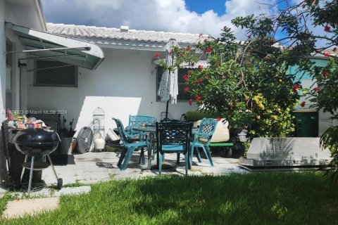 Casa en venta en Tamarac, Florida, 2 dormitorios, 122.45 m2 № 1397764 - foto 6