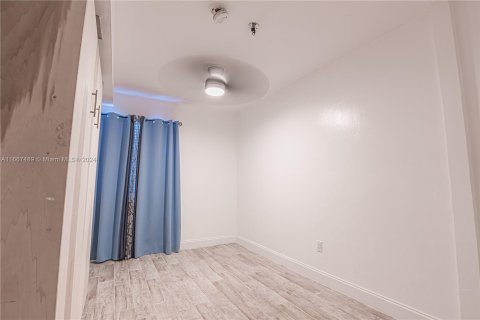 Condominio en alquiler en North Miami, Florida, 2 dormitorios, 83.43 m2 № 1385904 - foto 8