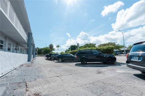 Condominio en alquiler en North Miami, Florida, 2 dormitorios, 83.43 m2 № 1385904 - foto 21