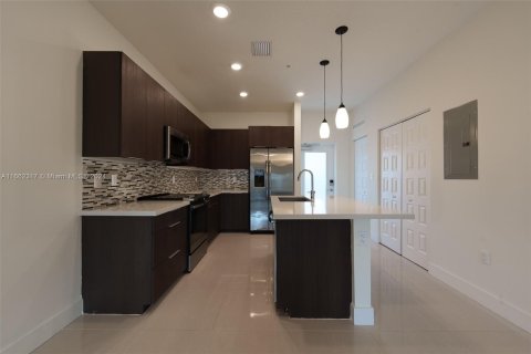 Copropriété à vendre à Doral, Floride: 3 chambres, 104.89 m2 № 1370327 - photo 3