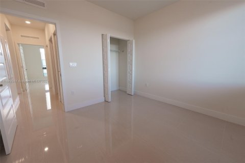 Condo in Doral, Florida, 3 bedrooms in URBANA  № 1370327 - photo 15