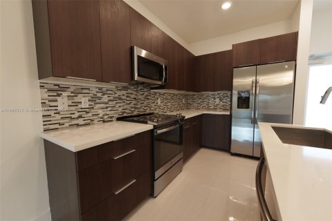 Condo in Doral, Florida, 3 bedrooms in URBANA  № 1370327 - photo 2