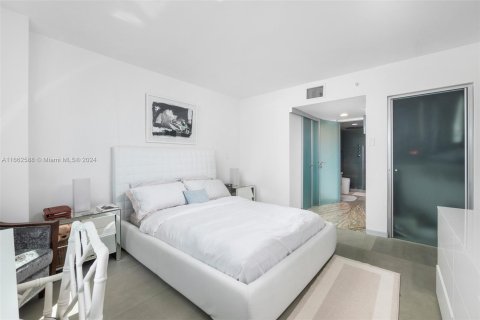 Condo in Miami Beach, Florida, 2 bedrooms  № 1370325 - photo 13