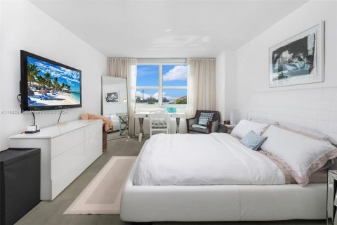 Condominio en alquiler en Miami Beach, Florida, 2 dormitorios, 101.26 m2 № 1370325 - foto 15