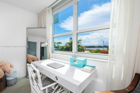 Copropriété à louer à Miami Beach, Floride: 2 chambres, 101.26 m2 № 1370325 - photo 14