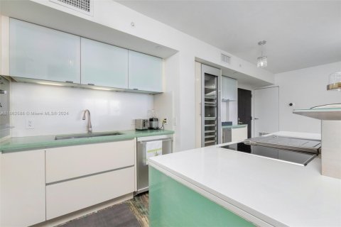 Condominio en alquiler en Miami Beach, Florida, 2 dormitorios, 101.26 m2 № 1370325 - foto 6