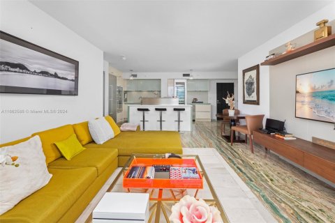 Condominio en alquiler en Miami Beach, Florida, 2 dormitorios, 101.26 m2 № 1370325 - foto 2