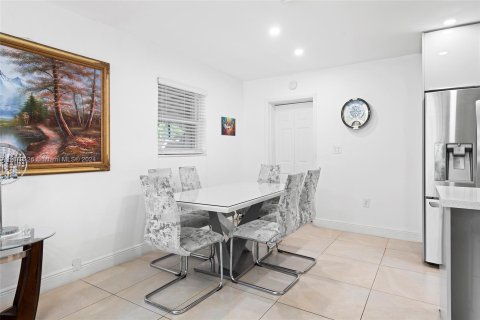 Casa en venta en Hollywood, Florida, 4 dormitorios, 141.21 m2 № 1408966 - foto 8