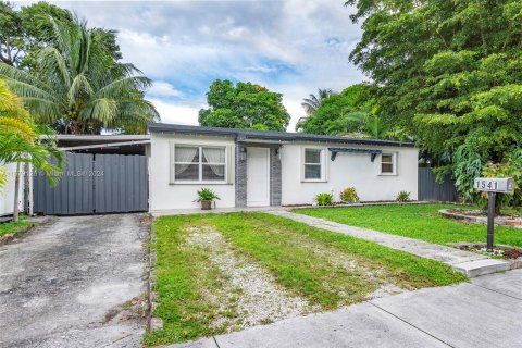 Casa en venta en Hollywood, Florida, 4 dormitorios, 141.21 m2 № 1408966 - foto 3