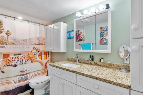 Condo in Aventura, Florida, 2 bedrooms  № 1325485 - photo 23