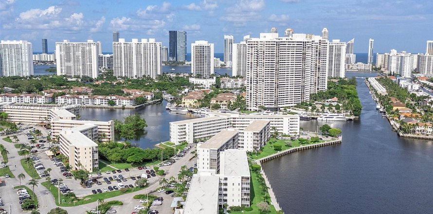 Condo in Aventura, Florida, 2 bedrooms  № 1325485