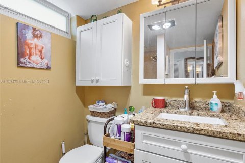 Condo in Aventura, Florida, 2 bedrooms  № 1325485 - photo 26