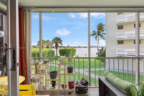 Condo in Aventura, Florida, 2 bedrooms  № 1325485 - photo 27