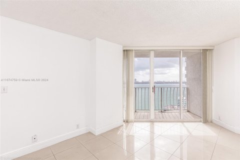 Copropriété à vendre à North Bay Village, Floride: 2 chambres, 95.69 m2 № 1398263 - photo 10