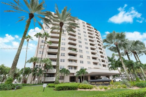 Condominio en venta en Coral Gables, Florida, 1 dormitorio, 84.54 m2 № 1398261 - foto 9