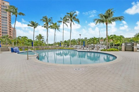 Condominio en venta en Coral Gables, Florida, 1 dormitorio, 84.54 m2 № 1398261 - foto 12