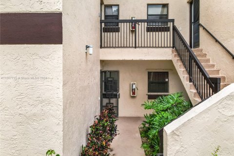 Condo in Coconut Creek, Florida, 3 bedrooms  № 1402596 - photo 21