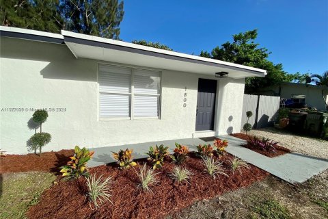 House in Fort Lauderdale, Florida 3 bedrooms, 104.7 sq.m. № 1402637 - photo 18