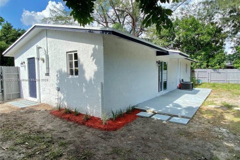 House in Fort Lauderdale, Florida 3 bedrooms, 104.7 sq.m. № 1402637 - photo 20