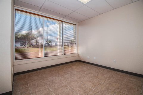 Propiedad comercial en alquiler en Port Charlotte, Florida № 1064246 - foto 28