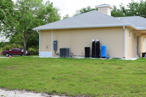 House in Okeechobee, Florida 3 bedrooms, 130.06 sq.m. № 1227072 - photo 11